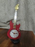 Ceas de masă decorativ &icirc;n formă de chitară &ndash; Funcțional