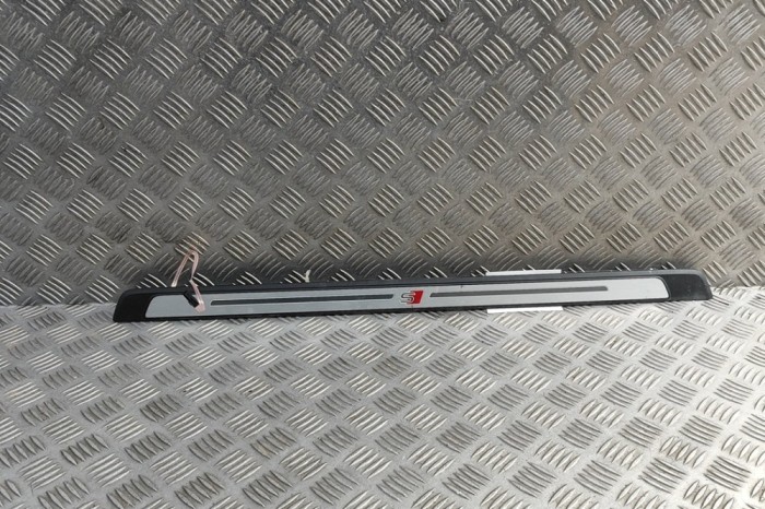 Ornament prag dreapta față AUDI A5 F53 2019 OEM: 8W6947418A | 31863607