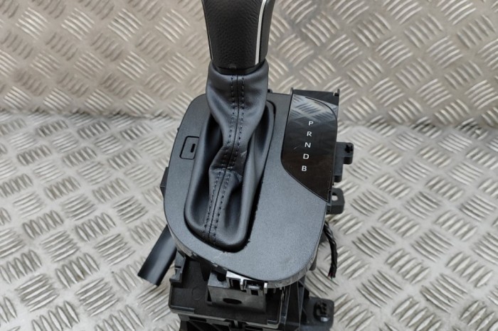 Timonerie cutie de viteze TOYOTA YARIS _P21_ 2024 OEM: Hatchback | 30642022