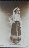 Fotografie tip Carte Postala, A.S.R. Printesa Elisaveta in costum popular