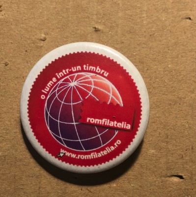 INSIGNA ROMANIA ROMFILATELIA O LUME INTR-UN TIMBRU 2000 foto