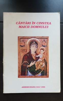 C&amp;acirc;ntări &amp;icirc;n cinstea Maicii Domnului foto