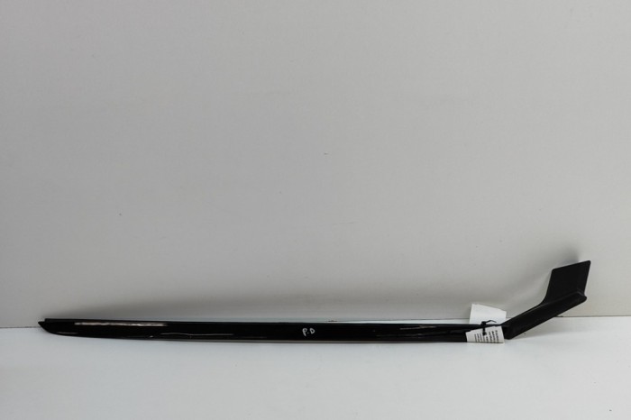 Ornament vertical parbriz dreapta KIA NIRO II 2023 OEM: 86141-AT100 | 30372626