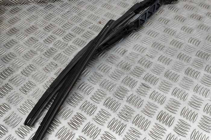 Braț ștergător față MAZDA MX-5 IV ND 2020 OEM: N24767321,NA1V67321 30451054