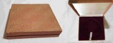 Cutie Veche Carton Medalii Mari, Decorativa, Colectie, 12.5x12x2.2cm, Interior Catifea Visinie, Lacas Oval