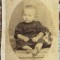 FOTO VECHE PE CARTON,ATELIER NESPECIFICAT/SFARSIT DE SEC.XIX/ d:100 x 60mm.