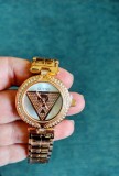 Set nou auriu: Ceas stil Guess + Lanț cu cruce, Quartz