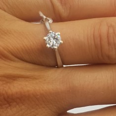 Inel de logodna/solitaire aur alb 18 k si diamant natural 0,39 claritate VVS