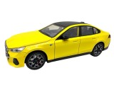 Macheta BMW Seria 5 530i G60 M Sport galben 1:24 metal lumini si sunete usi capota si portbagaj functionale