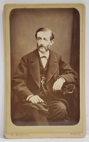 FOTOGRAF M. ALOPHE , PARIS , BARBAT CU REDINGOTA , FOTOGRAFIE C.D.V. , EMBOSATA , SFARSITUL SEC. XIX