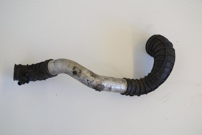 Furtun intercooler st&acirc;nga VOLVO V70 II SW 2004 OEM: 08634143,8653644 2375462