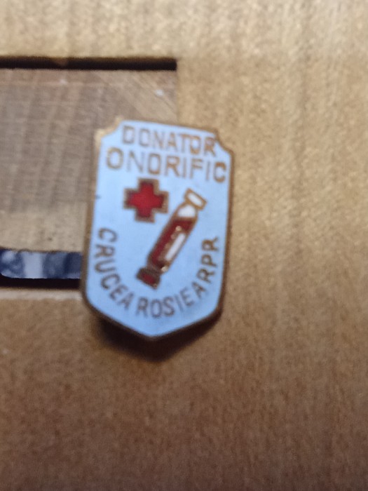 Insigna Crucea Roșie Donator