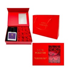 Cutie cadou Love Forever cu 12 trandafiri de sapun si apa de parfum Avon Far Away Rebel pentru femei 30 ml, cadou elegant si rafinat