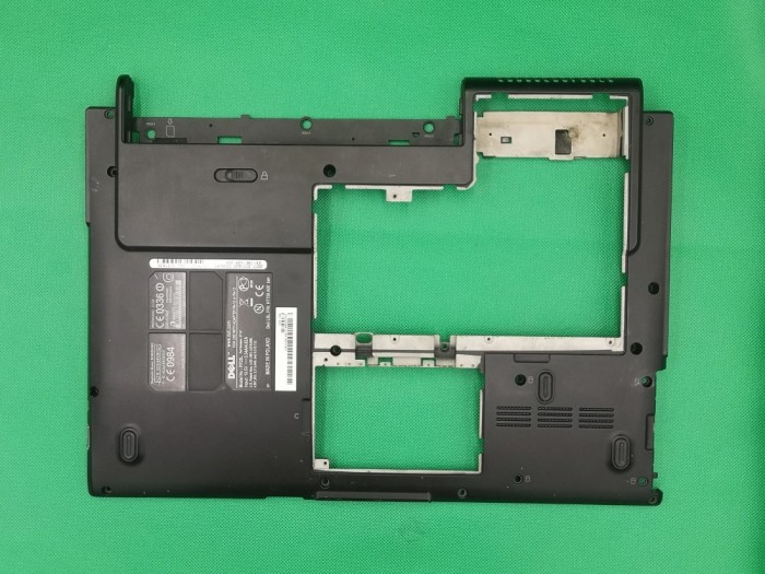 Dell XPS PP28L Carcasa Inferioara Baza SWAP