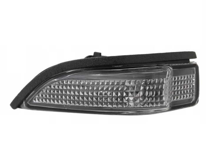 Lampa semnalizare oglinda TOYOTA YARIS (XP130), 03.2011-07.2014 fabricat in Europa; YARIS, 07.2014-05.2017; YARIS, 05.2017-, partea Stanga, tip bec W