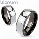 Inel argintiu din titan, cu margini negre cu stria&Aring;&pound;ii - Marime inel: 59
