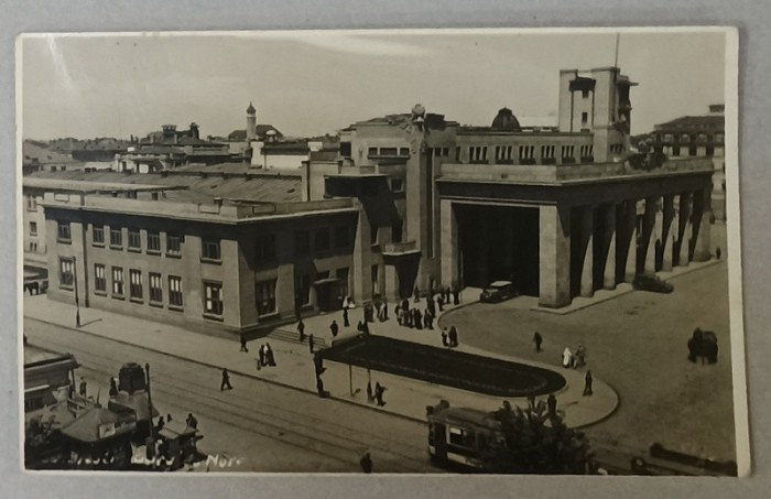 BUCURESTI , GARA DE NORD , COLTUL DINSPRE BDUL. DINICU GOLESCU , CARTE POSTALA , INTERBELICA