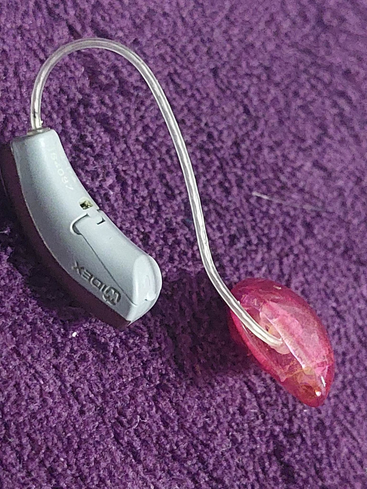 Proteza/aparat auditiv WIDEX cu 2 orificii auditive,finut-performant-micut,funct  | Okazii.ro