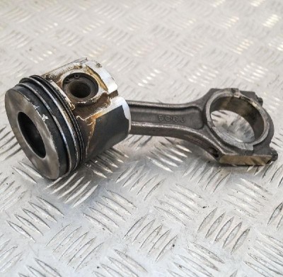 Piston MAZDA 6 Hatchback GH 2010 OEM: 5C6J31/3Z8 3009959 foto
