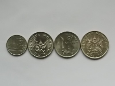LOT 4 MONEDE DIFERITE 1 BAHT THAILANDA foto