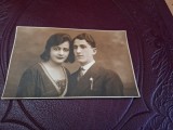 Fotografie tip carte postala, Cuplu tanar, alb negru - circulata
