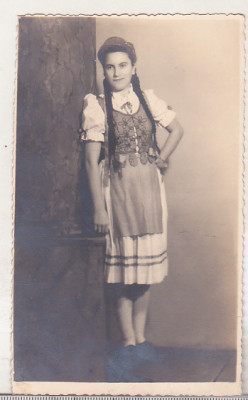 bnk foto - Fata in costum popular maghiar - anii `30 foto