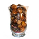 Vaza de sticla cu elemente naturale lacuite