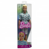 Cumpara ieftin Barbie Papusa Baiat Fashionistas Blond Cu Tricou Cu Imprimeu Cu Cactusi, Mattel