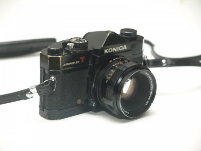 Konica Autoreflex T - cu obiectiv Konica Hexanon 52mm f1.8 foto