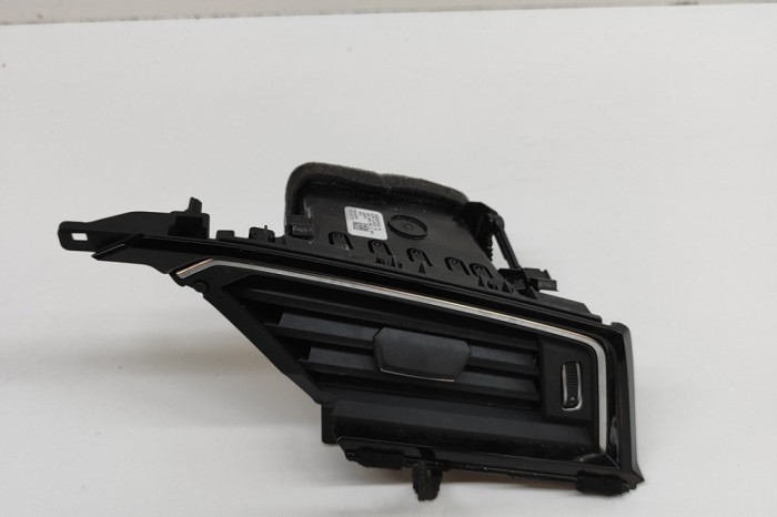 Gura de ventilație planșa de bord AUDI Q8 E-TRON Sportback 2023 OEM: 4KR820902,4KR820902E 30491866