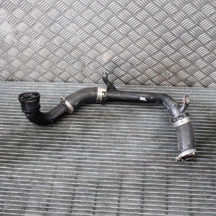 Furtun intercooler dreapta LAND ROVER RANGE ROVER EVOQUE L538 2015 OEM: GJ32-6C782HJ32-6C646GJ32-6C715GJ326C715AA 3922908