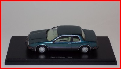 Macheta BUICK Riviera 1988 (scara 1/43) BOS foto