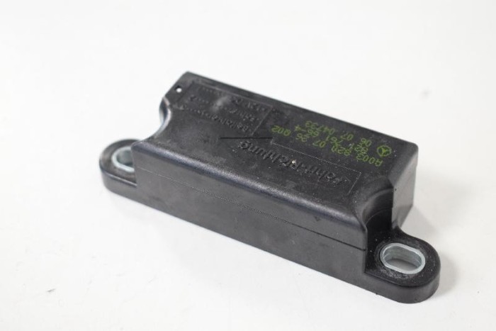Senzor de impact dreapta față MERCEDES-BENZ CLS C219 2007 OEM: A0038200726 3962285