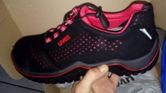 Bocanci cu bombeu UVEX foto