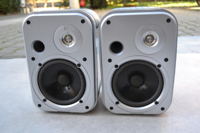 Boxe JBL Control One