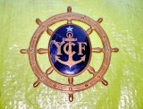 G265-Aplica Sigla marina veche cu cange YCF-Yacht Club de France bronz aurit si emailat, diametrul 9,5 cm. Stare generala buna cu defect la email.