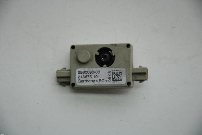 Amplificator de antena BMW 3 E90 2006 OEM: 6990090-03 | 2358215