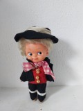 Papusa vintage, Austria, baiat in costum national popular, caucic, articulat, 15cm inaltime