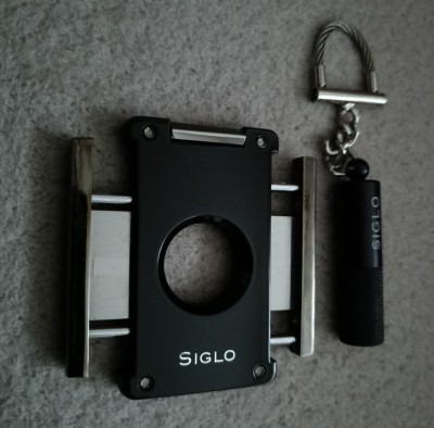 cutter de trabucuri Siglo Switch Blade. foto