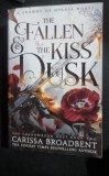 The Fallen and the Kiss of Dusk - Carissa Broadbent