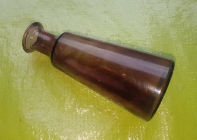 G377-Sticluta Farmacie veche colorata maro perioada probabila interbelica, stare foarte buna. foto