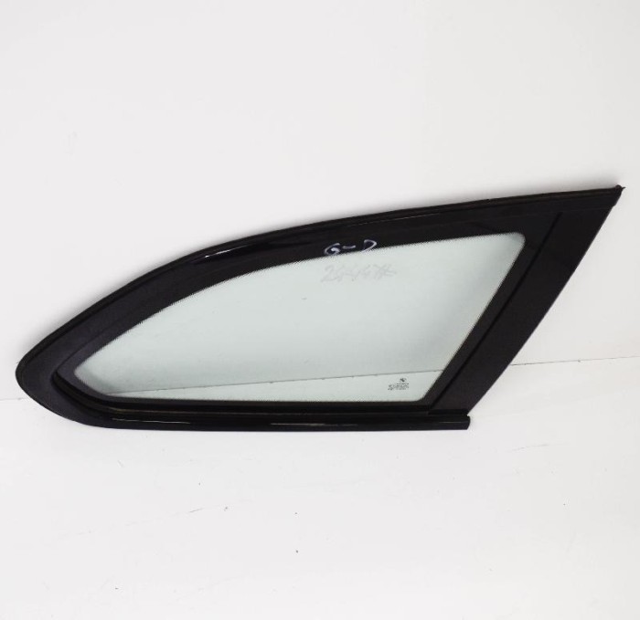 Geam lateral dreapta spate BMW 5 Touring F11 2010 OEM: 43R-001583AS2DOT682M3236 4201057