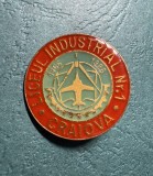 Insigna Liceul Industrial nr. 1 Craiova 1966 1986 aniversara 20 ani varianta rosu