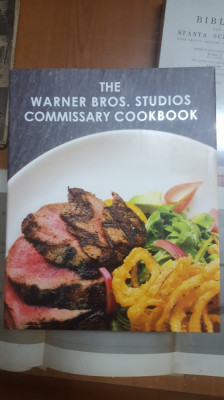 The Warner Bros. Studio Commissary Cook Book, Carte de Bucate, 2016 foto