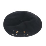 Bereta neagra cu perle si pietre decorative