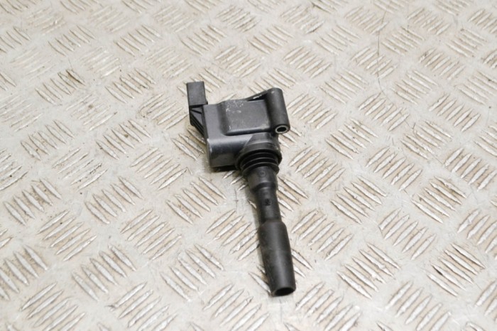 Bobina de inducție de &icirc;naltă tensiune VW GOLF VII 5G1, BQ1, BE1, BE2 2019 OEM: 05E905110,77640004 | 17032314