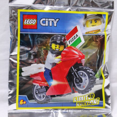 LEGO CITY The Red Pizza Motorcycle 951209 Limited Edition Polybag