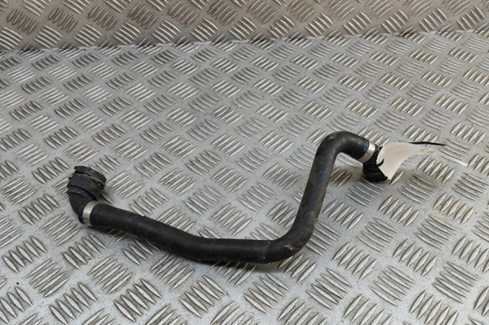 Furtun de lichid de răcire PORSCHE Taycan 2022 OEM: 9J1121626 | 31802690