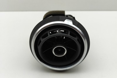 Gura de ventilație planșa de bord AUDI A3 Sportback 8VA, 8VF 2016 OEM: 8V0820901,S098003100 30828223 foto