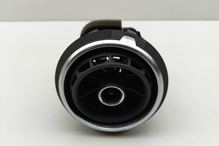 Gura de ventilație planșa de bord AUDI A3 Sportback 8VA, 8VF 2016 OEM: 8V0820901,S098003100 30828223